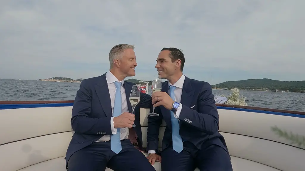 Per Motorboot geht es vom Standesamt zur Hochzeits-Location - Quelle SkyTresor TV